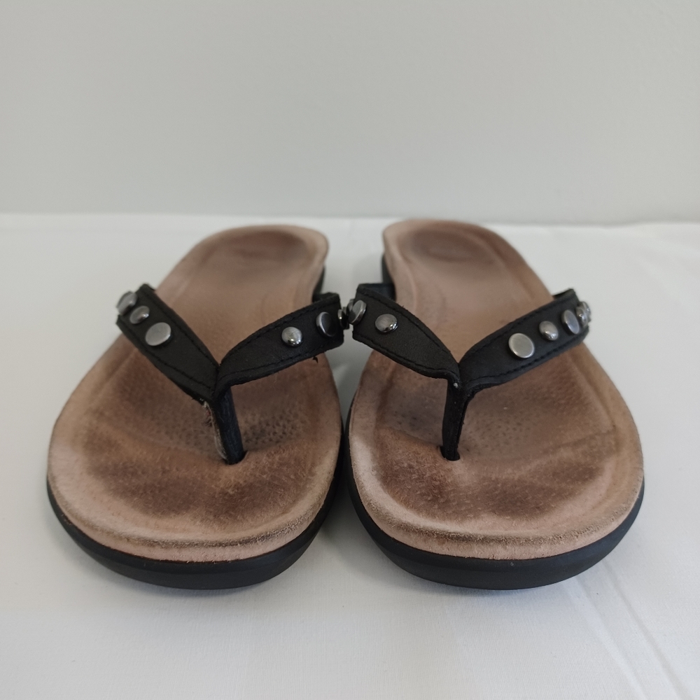 UGG sadie black leather studded thong sandals  size 5